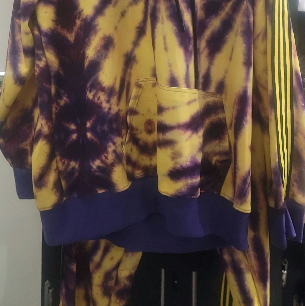 NWT, Men's size 5XL, 2 piece Track Suit